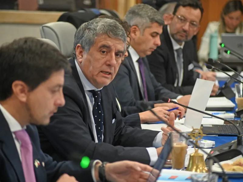 Alejandro Santana pide certezas y mayor autonomía regional en discusión del Presupuesto 2027