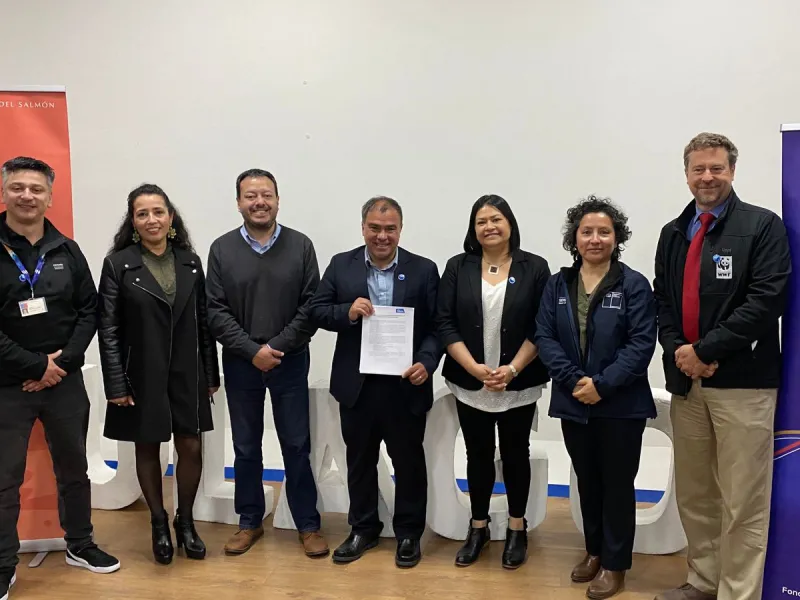 Alianza público privada firma acuerdo para implementar medidas de protección para grandes cetáceos en la Región de Los Lagos