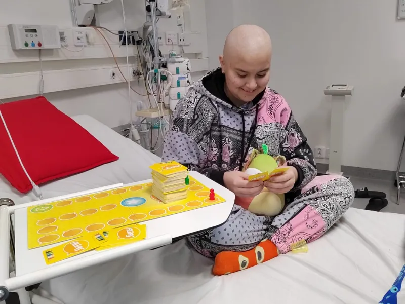 Día Mundial del Cáncer Infantil: Adolescente chilena busca su hermano de sangre para sobrevivir
