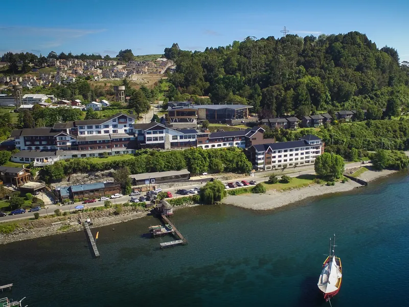 Hotel Cabaña del Lago celebra 43 años al servicio de la comunidad y el turismo