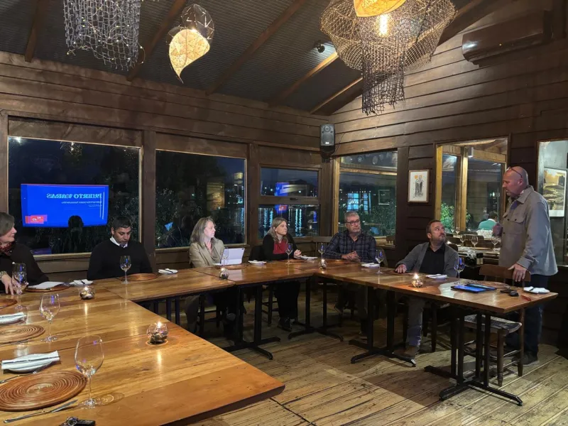 Industria de turismo local se reunió con Subsecretaria del ramo para presentar proyecto Destino Puerto Varas