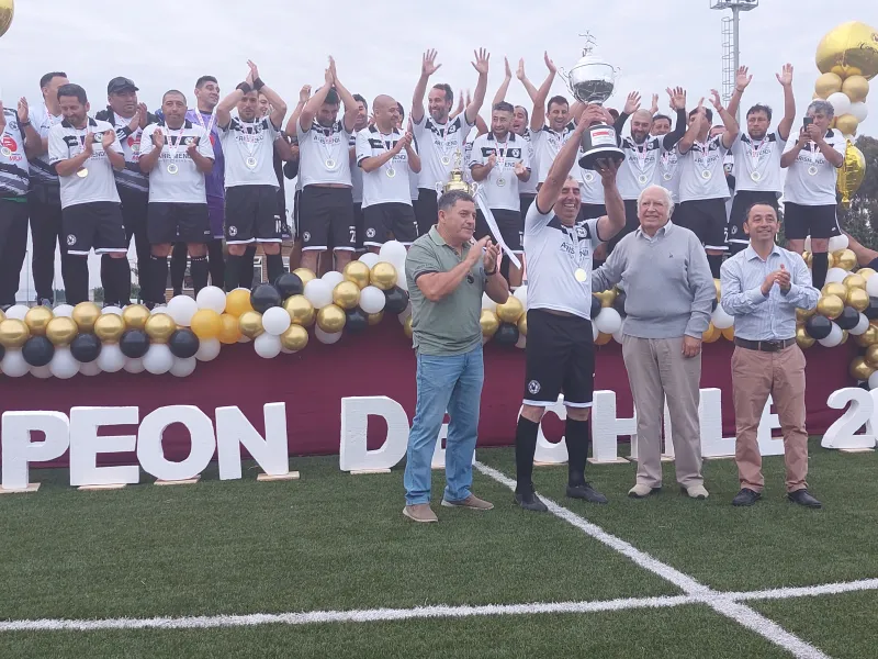 La Copa del Nacional de Fútbol Senior se quedó en Frutillar