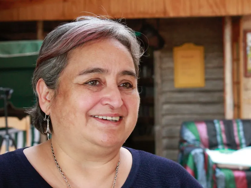 La poeta y docente chilota Rosabetty Muñoz es la nueva ganadora del Premio Iberoamericano de Poesía Pablo Neruda 2024