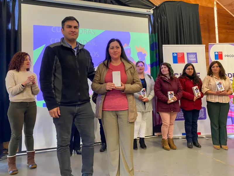 Lanzan el proyecto “Cuidadoras conectadas” para reducir brechas digitales en la Región de Los Lagos