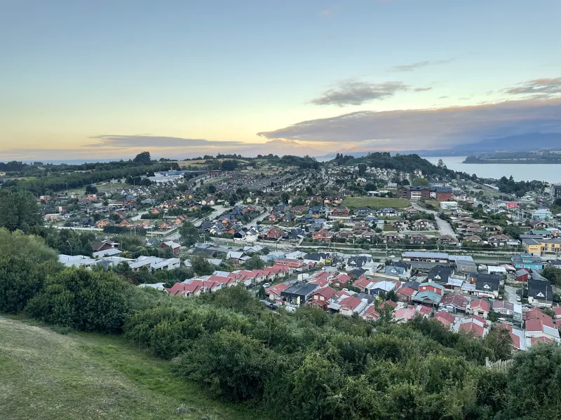 Mercado inmobiliario de Puerto Varas entra en fase de recesión y Puerto Montt escala a una sobreoferta crítica