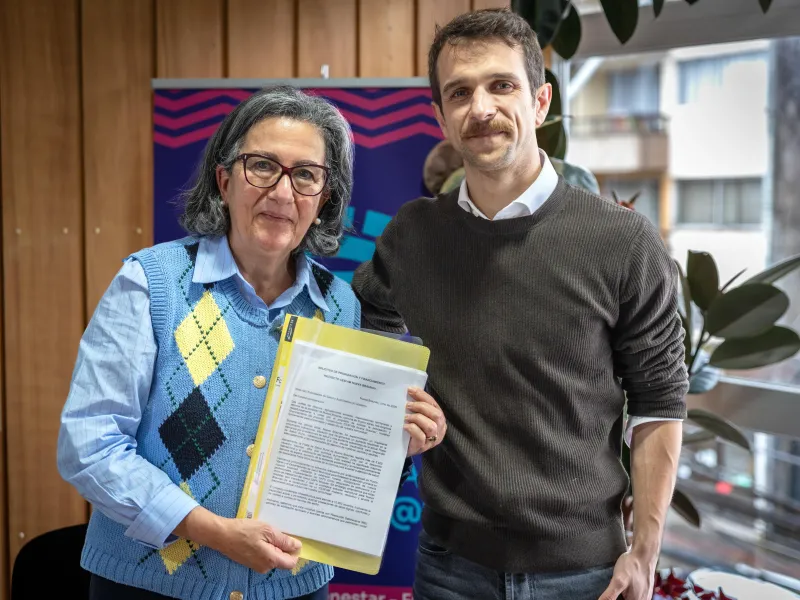 Ministra de Salud visitó Puerto Varas : Alcalde Gárate abordó fortalecimiento de la atención primaria y futuro CESFAM de Nueva Braunau
