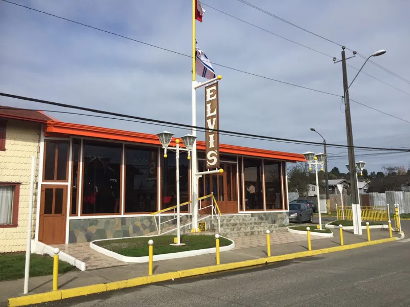 Peluquería Elvis cuenta con nuevo local