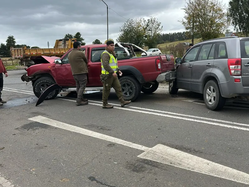 Pese a las intervenciones en la ruta: colisión de tres vehículos dejó tres personas lesionadas en cruce Balmaceda