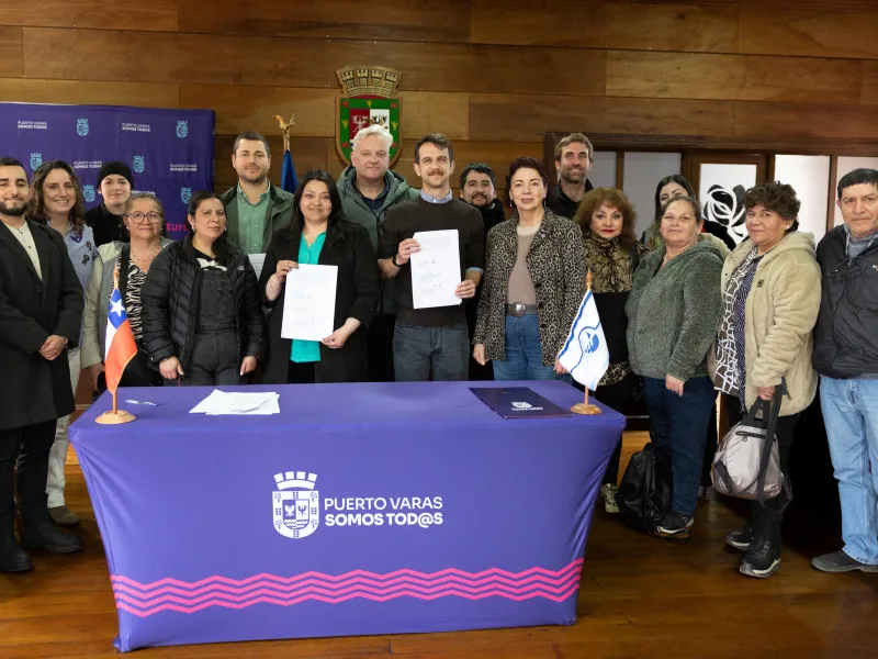 Proyecto habitacional Los Copihues avanza con firma de convenio para desarrollar 64 viviendas