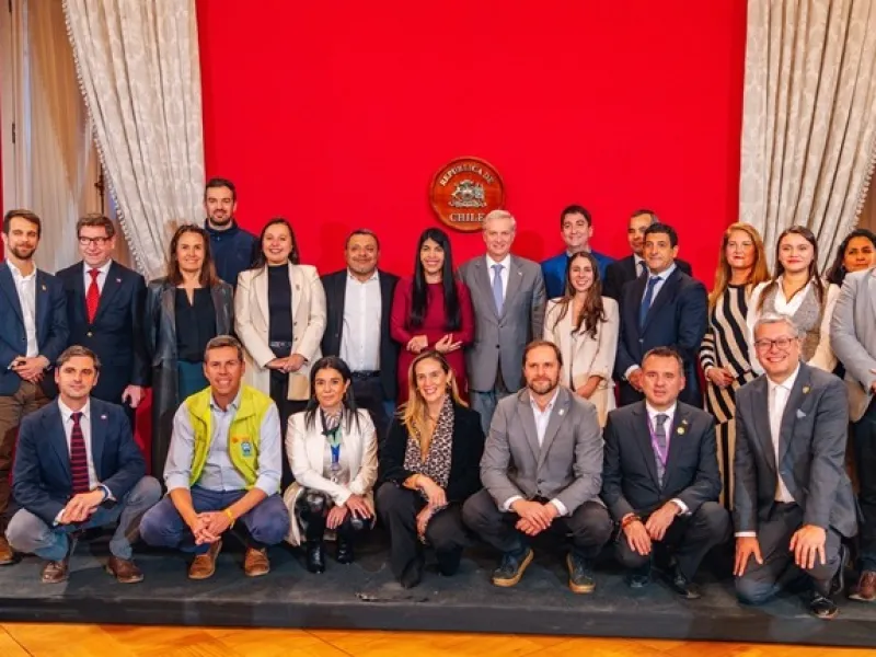 Puerto Varas integra coalición nacional para impulsar la inteligencia artificial en municipios