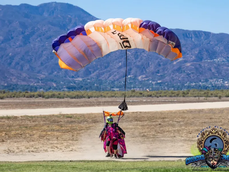 Puertovarina establece récords sudamericanos femeninos en el mundial de Wingsuit