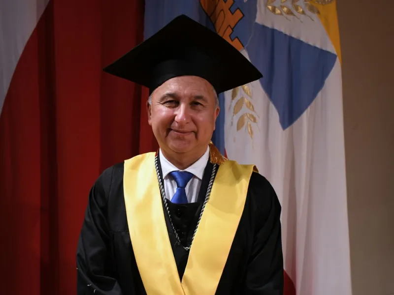 Rector Egon Montecinos fue proclamado en sesión del Consejo Superior Universitario en la UACh