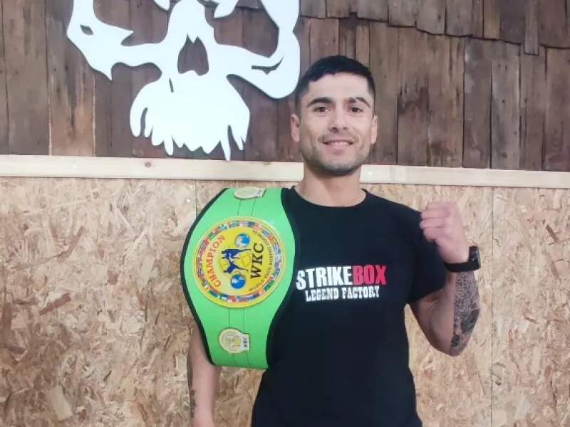 Sensei del Club Strikebox de Puerto Varas se coronó campeón nacional de Kickboxing