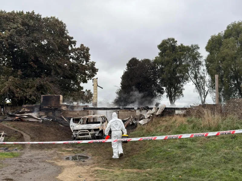 Trágico incendio en casa de Frutillar dejó una persona fallecida y dos lesionados