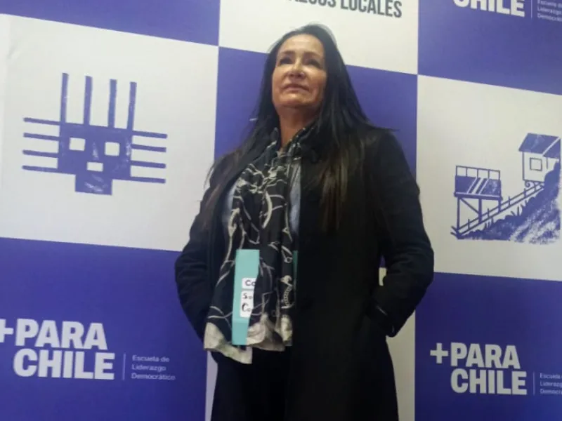 Vecina de Puerto Varas representa a la región en selecta Escuela de Liderazgo Democrático