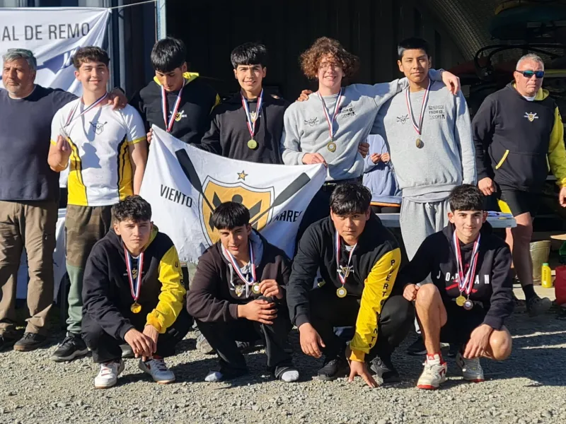 Viento y Marea festejó título regional de remo en series altas y máster