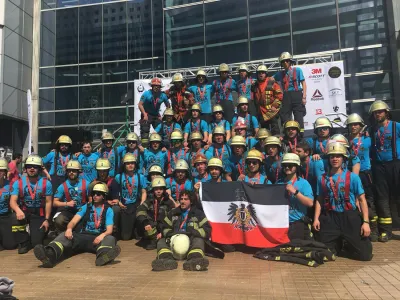 9 voluntarios de Puerto Varas subieron los 2.000 escalones del Costanera Center en “Corremos por la Vida”	