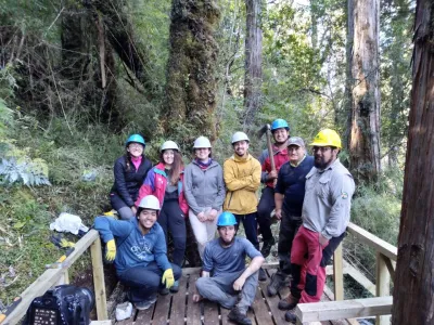 90 jóvenes voluntarios mejoraron condiciones del Parque Alerce Andino a través del programa Vive Tus Parques de Injuv