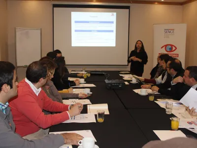 A propósito del Día de la Madre: El 50% de las madres de la región que trabajan jornada completa perciben 350 mil pesos o menos