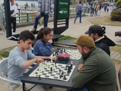 Acrópolis 300 te invita a “Tardes de Ajedrez”
