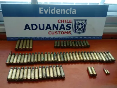 Aduanas decomisa municiones y vainas de pistola y fusil 