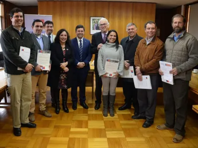 Agricultores reciben bonificación para desarrollar infraestructura de riego en Los Lagos