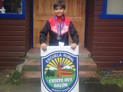 Alumno de Escuela Cristo Rey de Ralún obtuvo Doble Medalla de Oro en Juegos Paraolímpicos en Santiago