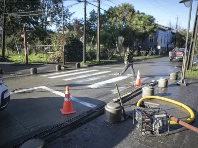 Arreglos en calle San Ignacio pondrán fin a anegamiento de cruce peatonal