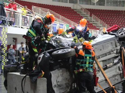 Bomberos de Frutillar y Puerto Montt enfrentan exigente desafío en Brasil