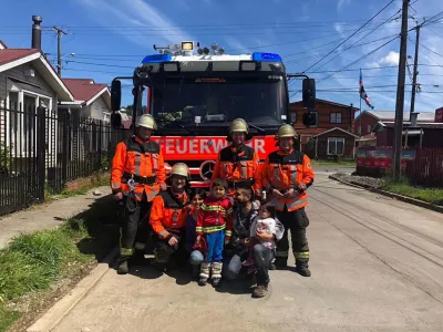 Bomberos de la Sexta cumplieron el sueño del pequeño Arturo