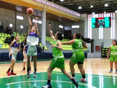 Club Deportivo Puerto Varas Femenino jugó este fin de semana en tierras chilotas