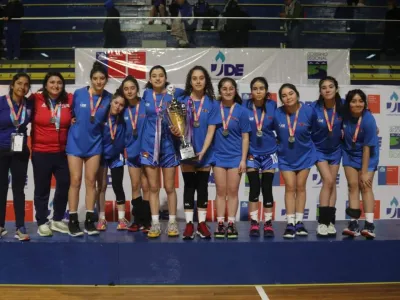 Colegio Inmaculada Concepción de Puerto Varas logra Segundo Lugar en Básquetbol Femenino en los Juegos Deportivos Escolares