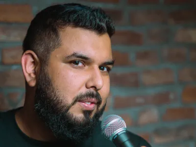 Comediante Marcelo Valverde promete risas hoy sábado en Dreams