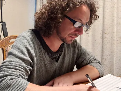 Compositor de Los Andes gana comisión de Teatro del Lago y SIMUC 