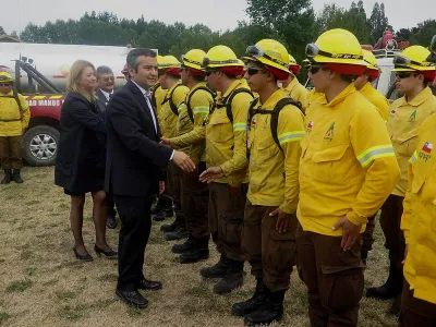 CONAF Los Lagos abre tercer llamado para postular a brigadas de combate de incendios forestales