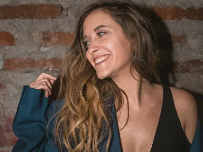 Consuelo Schuster invita a los puertovarinos a escuchar su nuevo single “Aléjate de Mí”
