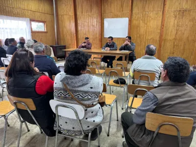 Crell se reunió con comunidad del sector Las Beatas de Fresia: entregaron detalles del nuevo proyecto que se está llevando a cabo