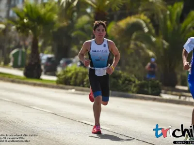 Cristóbal Villouta fue premiado como el mejor triatleta de Chile en su categoría