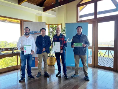 Director Regional de Sernatur entrega Sello S al Hotel Punta Larga como distinción por su compromiso sostenible