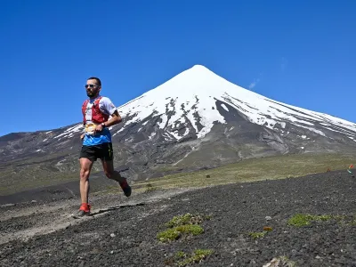 Dos competencias deportivas marcarán este fin de semana en la comuna de Puerto Varas: “Desafío Aguas Abiertas Puerto Varas 2024” en Playa Venado y “Vulcano Ultra Trail” en el Parque Vicente Pérez Rosales