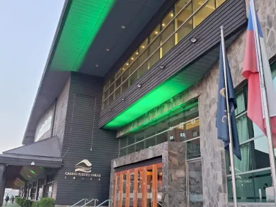 Dreams Puerto Varas se suma a las celebraciones del “Día Internacional del Juego Responsable” iluminando de verde su casino
