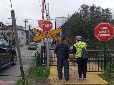 EFE Sur refuerza campañas de prevención y de seguridad en Los Lagos: Habrá monitores permanentes en cruces ferroviarios claves