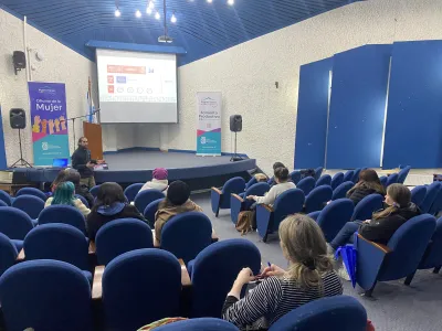 Emprendedoras puertovarinas participaron de charla de Fondos de Financiamiento y Formalización organizada por la Oficina de la Mujer