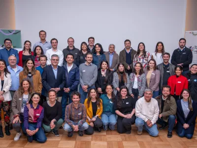 En Puerto Varas líderes de la región firmaron compromiso para  trabajar en red por la educación de niñas, niños y jóvenes de la zona