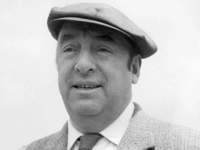 En su natalicio 120: cinco lecturas para recordar a Pablo Neruda