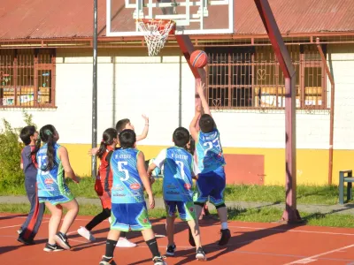 Encuentro de Mini Básquetbol Hermano Gorgonio congrega a 17 equipos venidos desde Talcahuano a Calbuco