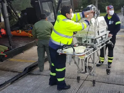 Equipos del Cesfam Río Negro Hornopirén y SAMU Reloncaví asistieron parto de urgencia