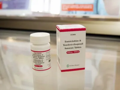 Especialistas explican cómo prevenir y vivir con VIH