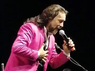 Ex "Yo Soy" Marco Antonio Solís en Dreams