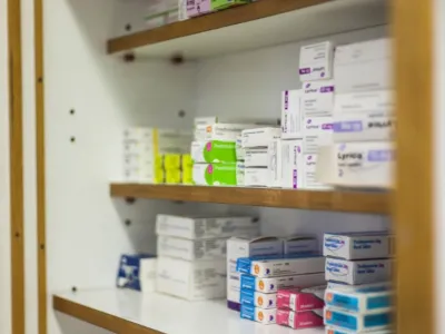 Farmacias deberán compensar a cerca de 53 mil consumidores y desembolsar casi $1.400 millones tras colusión de medicamentos